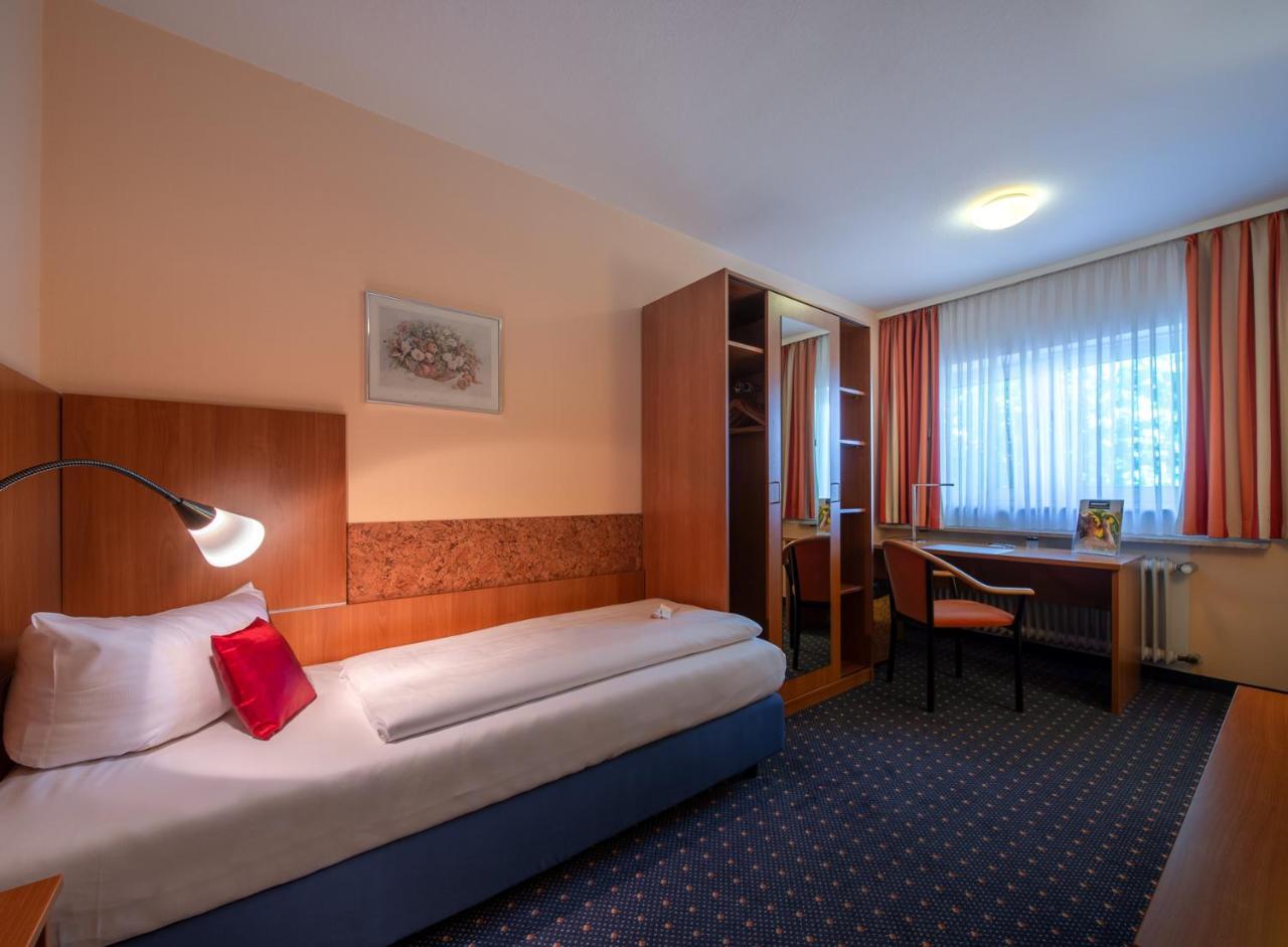 Parkhotel Obertshausen Kültér fotó