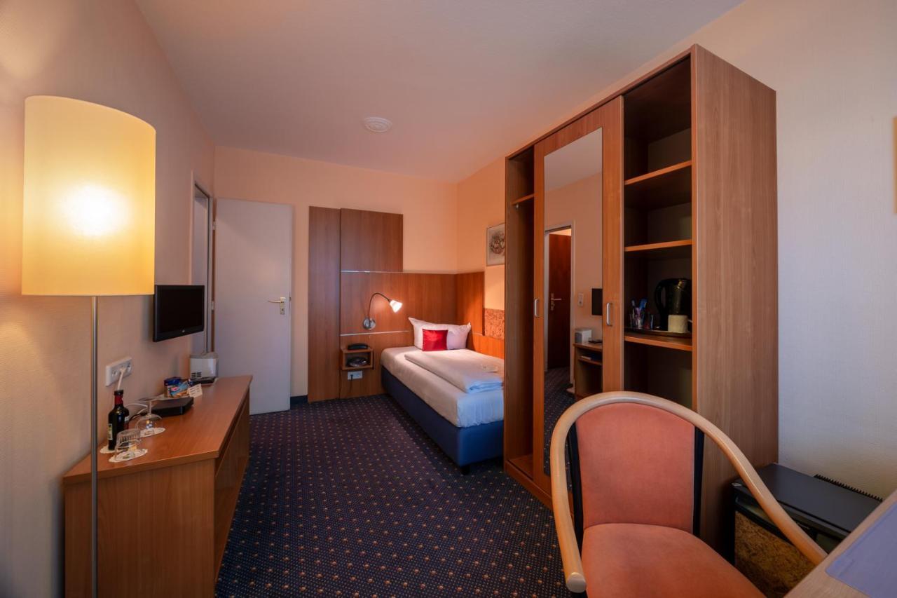 Parkhotel Obertshausen Kültér fotó